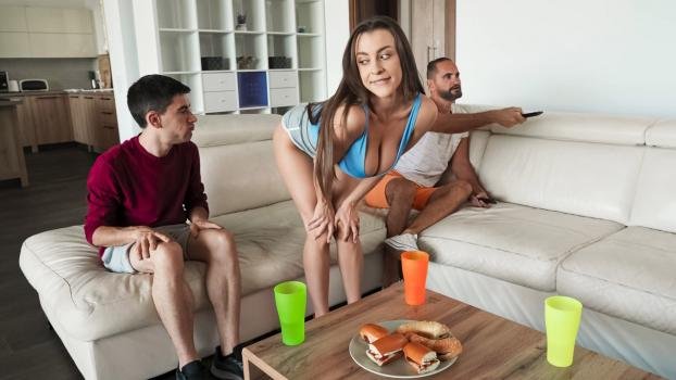 CrazyCollegeGFs – Josephine Jackson – Roommate’s GF Walks In On Me Masturbating