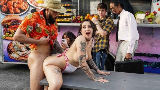 Brazzers – Anna Chambers – Food Truck Serves Big Oily Ass