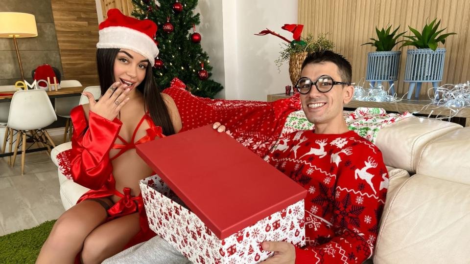 LilHumpers – A Christmas Surprise From My BFs Roommate